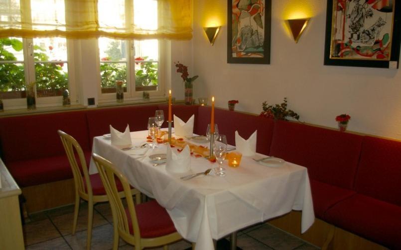 Zum Treuen Bartel Hotel Markgröningen Kültér fotó